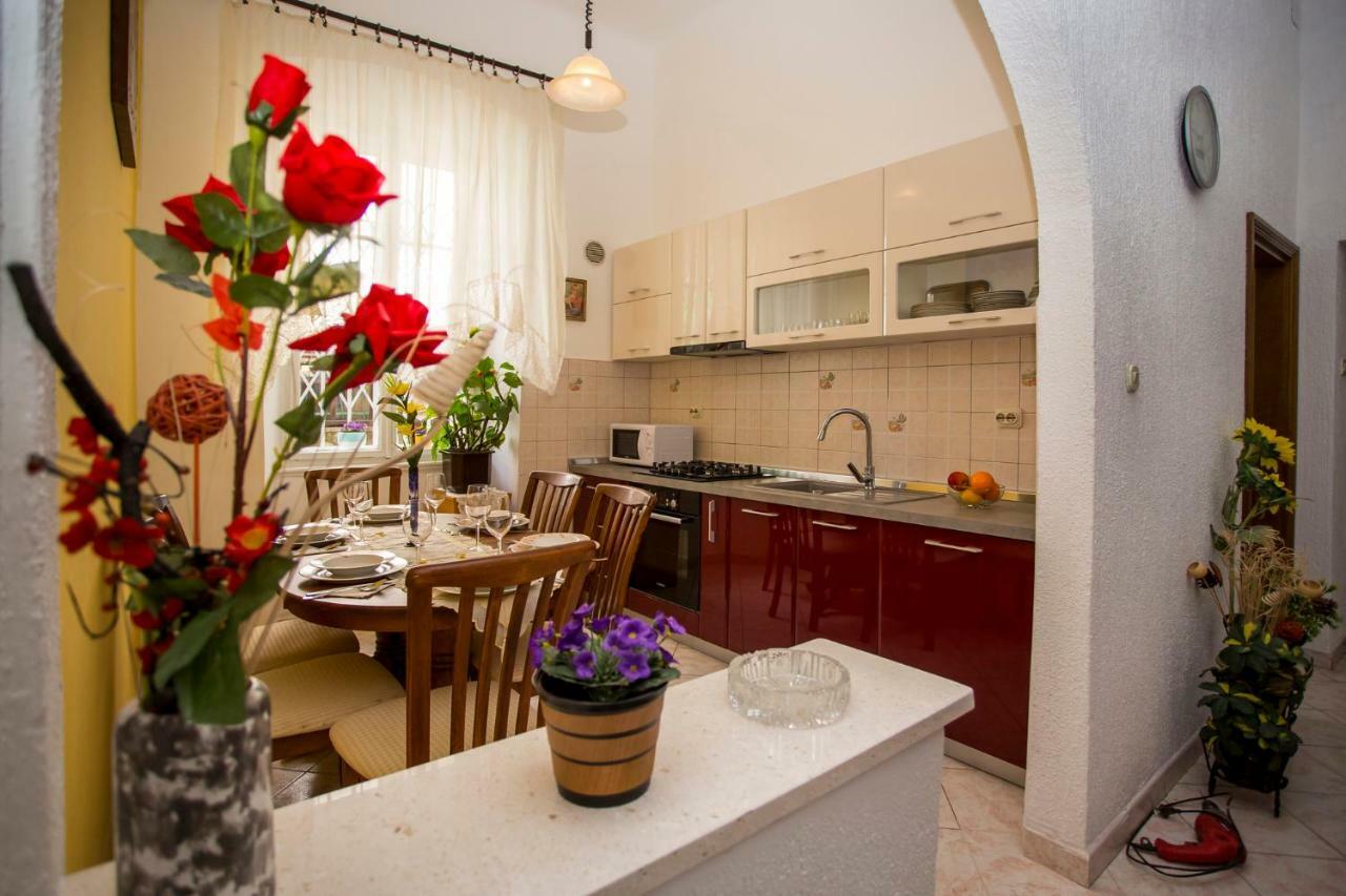 Emanuel Apartman Pula Exterior photo