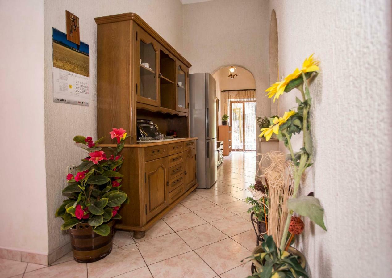 Emanuel Apartman Pula Exterior photo